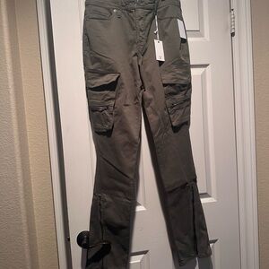 Good American NWT Olive Green Cargo Pants